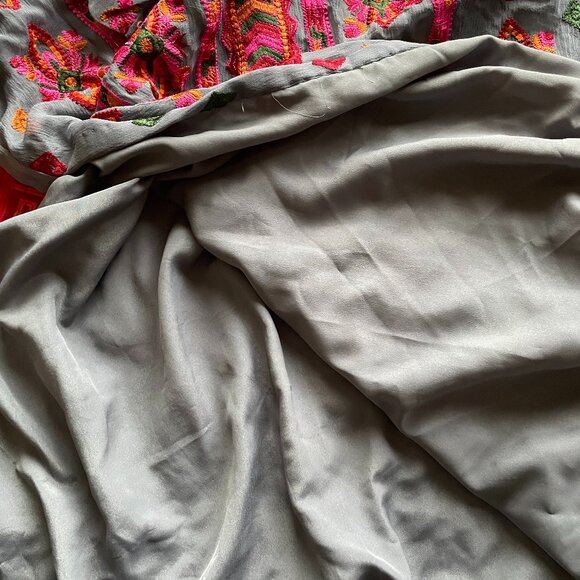 3 piece salwar kameez set in gray with vibrant embroidery - Picture 5 of 16